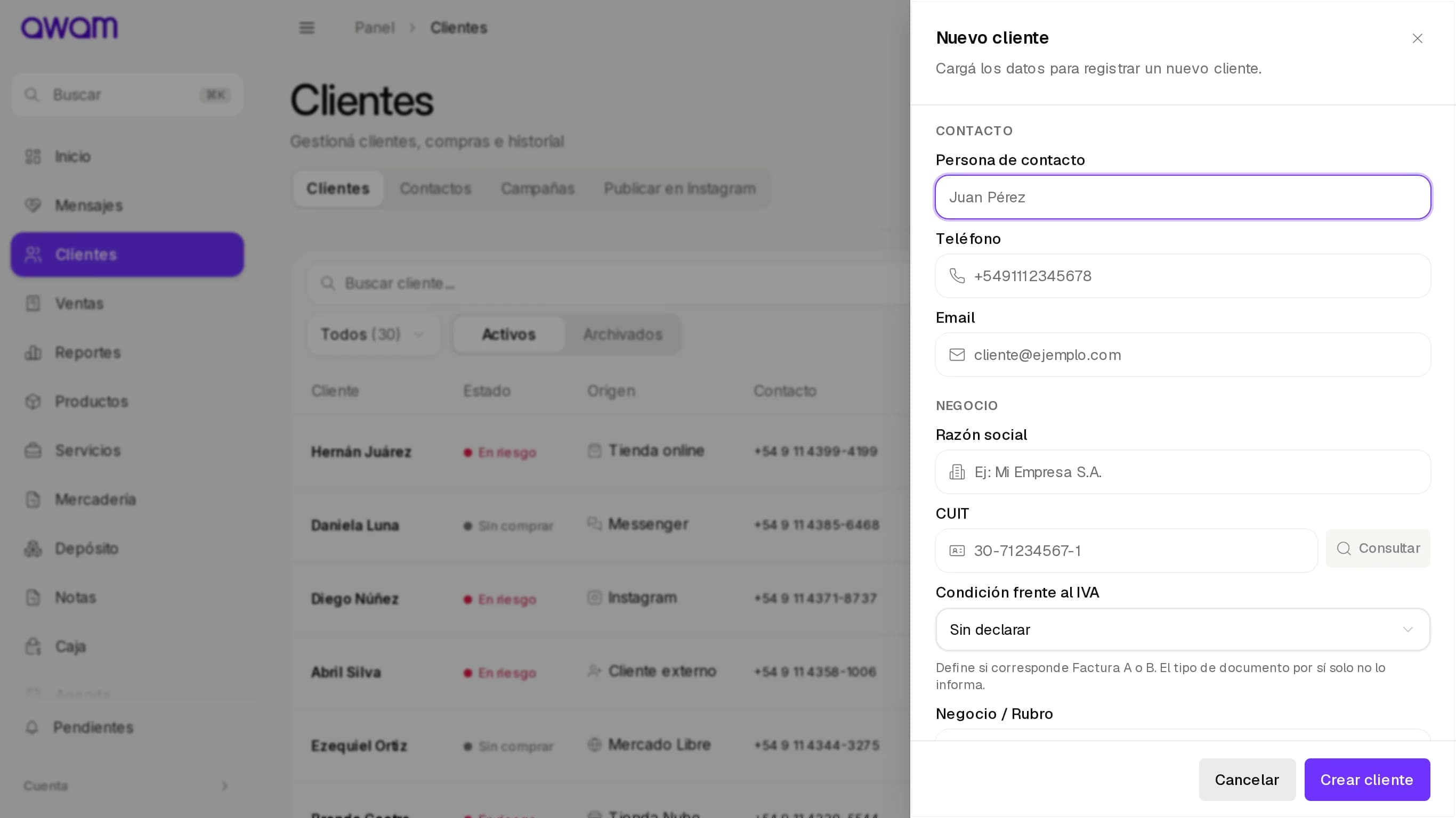 Formulario Nuevo cliente con los datos de contacto y el botón Crear cliente