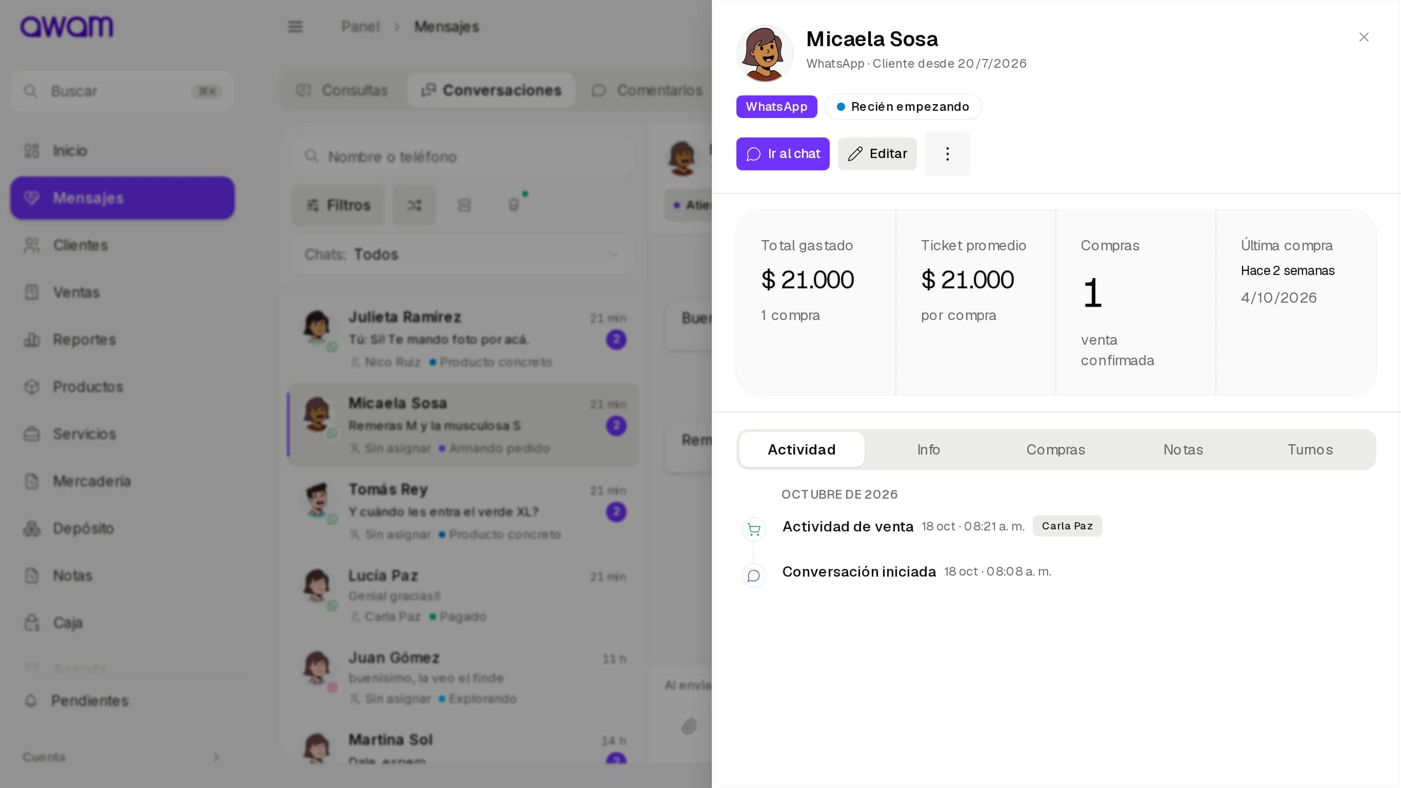 Ficha de Micaela Sosa abierta al costado de la conversación