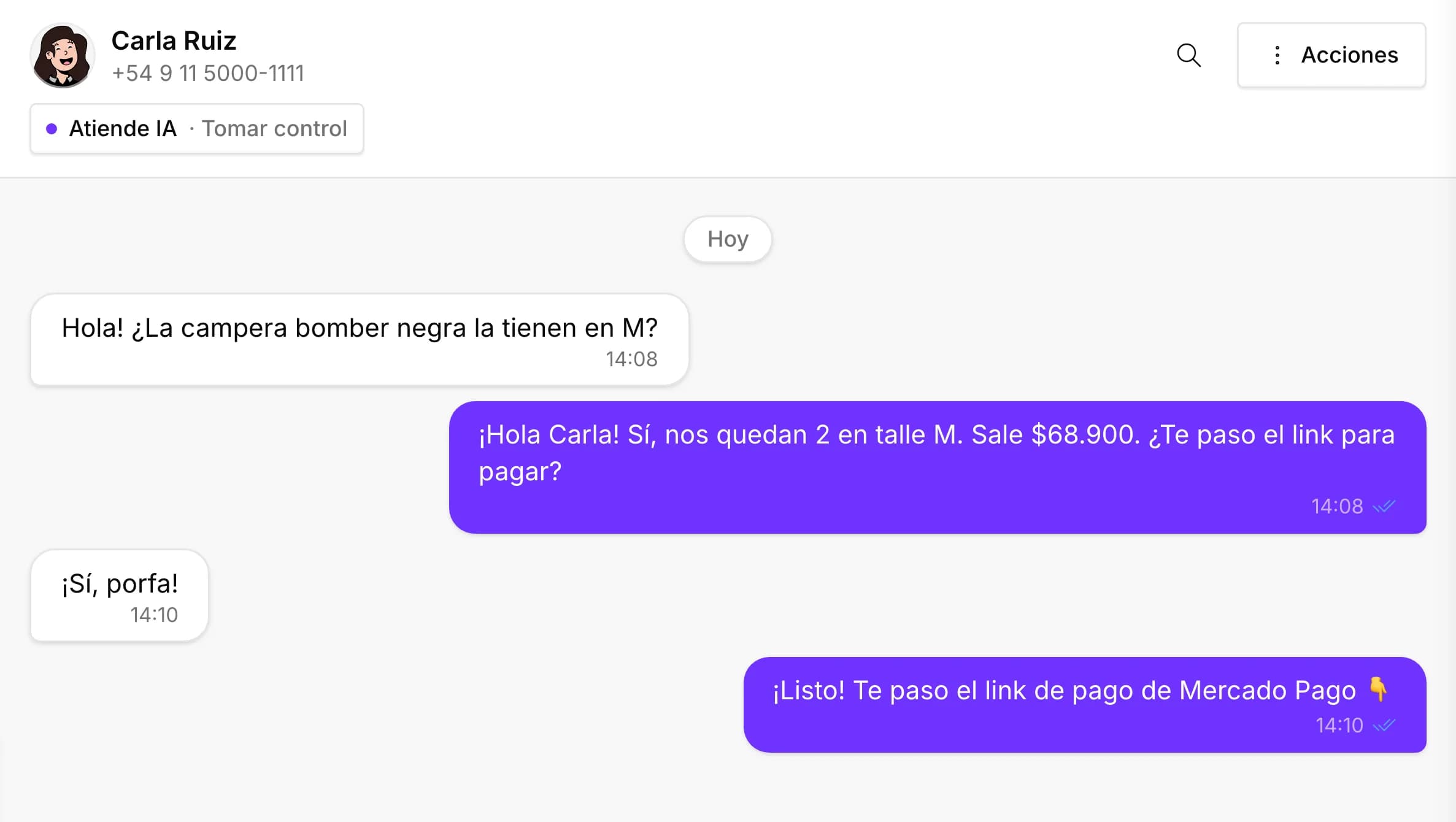 Conversación de WhatsApp en la bandeja de AWAM: una clienta pregunta por una campera en talle M y la IA le confirma el stock, el precio y le pasa el link de pago